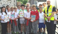 Pupils take part in anti-litter and dog fouling campaign