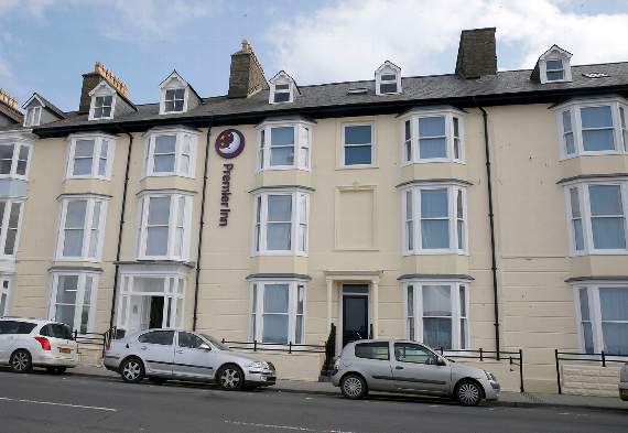 Council 'disappointed' over new hotel signs