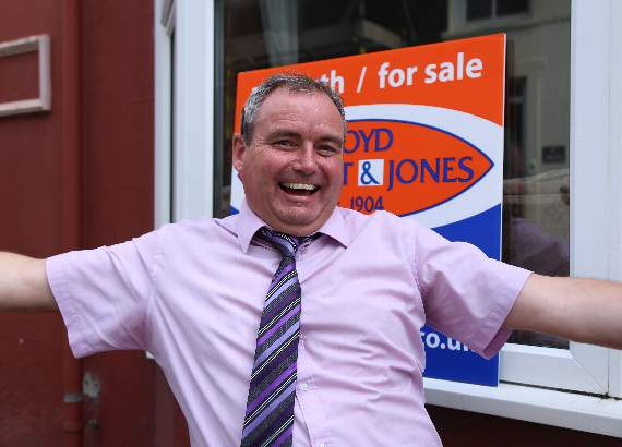 Estate agent to feature in new TV show