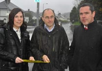 Over 100 sign petition for safe school crossing