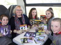 Gweithdai taith awdur ar gledran lein y Cambrian