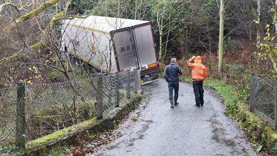 Wrong turn Lorry In A Jam Cambrian news co uk