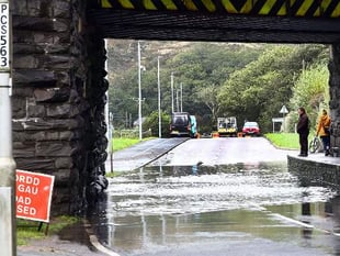 High water levels lead to closure of Dyfi Bridge