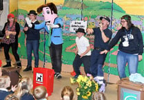 Pupils see show to learn about environmental issues