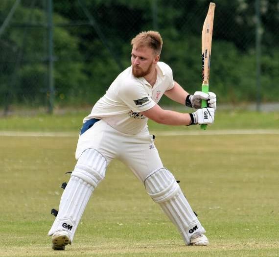 Llechryd miss out in title decider