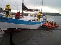 Crewmen thank lifeboatmen after saving them from yacht