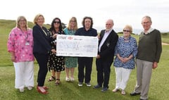 £7,000 donated to dementia day service unit