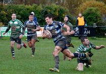 Setaro's boot keeps Aber at bay
