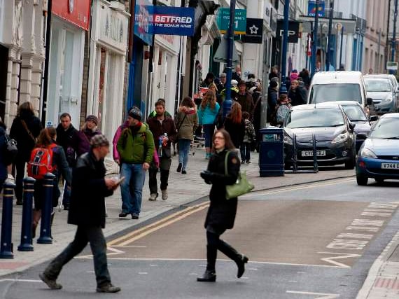 Senedd pushes ahead with plans to cut business rate relief