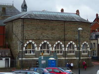 Market traders to move out for work on historic building