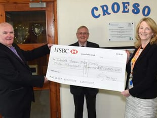 Masons give £4,700 to buy IT equipment for five local schools