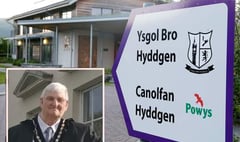 Mach mayor labels school Welsh-only bid ‘a disgrace’