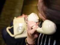 Digital landline support sessions