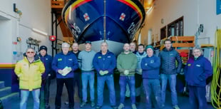 Rowers return to New Quay to thank rescuers