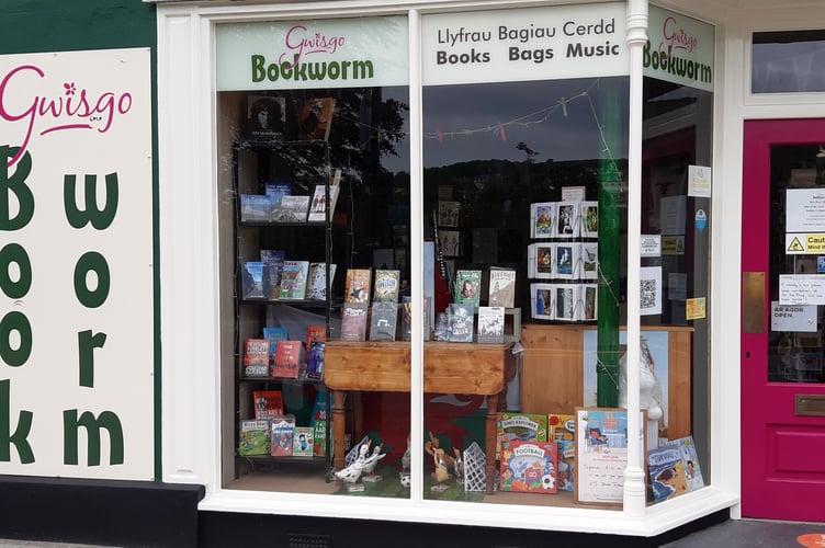 Gwisgo Bookworm Aberaeron