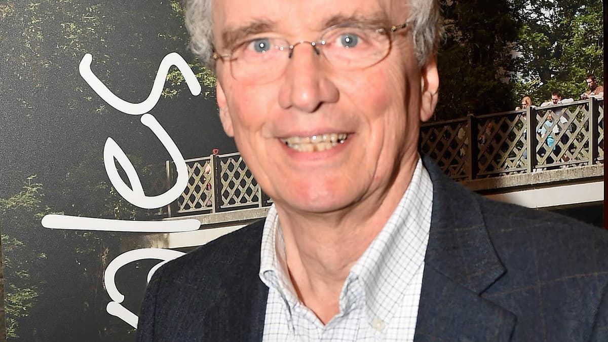 Tributes paid to tourism ‘giant’ | cambrian-news.co.uk