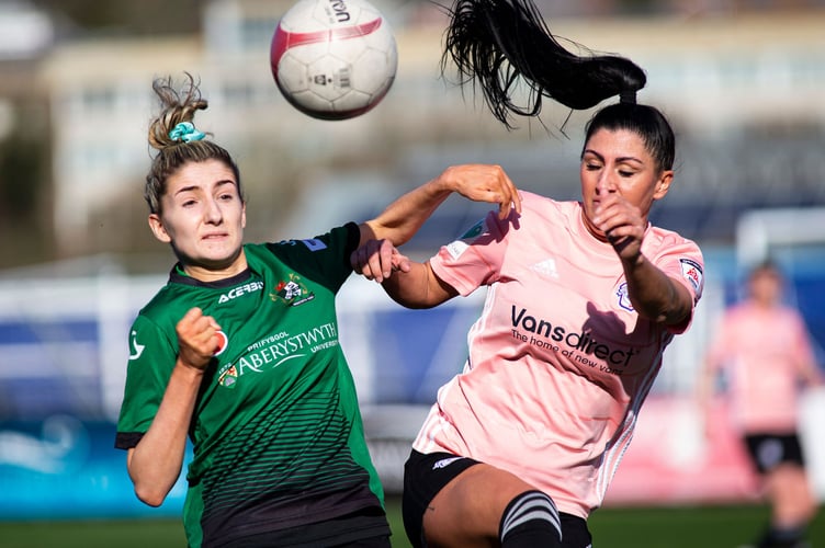 Aberystwyth, WALES - 27 February, 2022:
Danielle Broadhurst of Cardiff City in action.
Aberystwyth Town v Cardiff City Women in the Genero Adran Trophy Semi Final at Park Avenue on the 27th February 2022. (Pic by Lewis Mitchell/FAW)