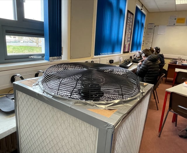 Pupils work with expert to build new air purifiers