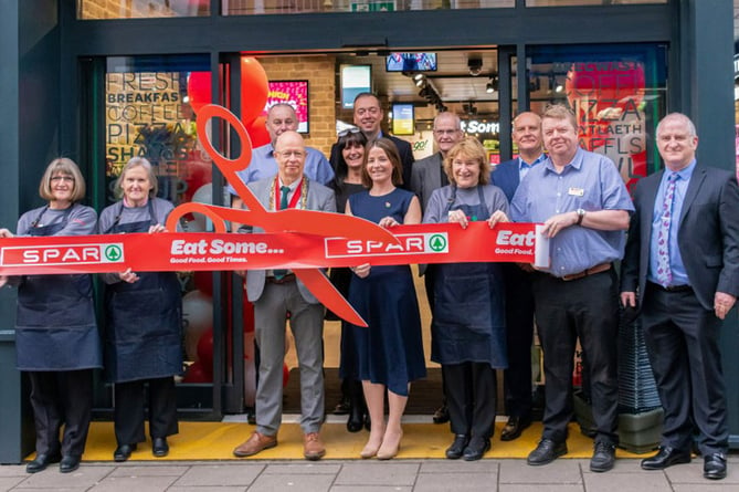 Staff at the opening of Spar’s new brand-new food-to-go concept called ‘Eat Some…’. 