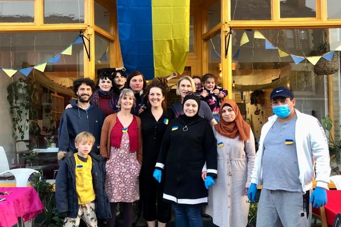 Syrian refugees Seba and Rahma held a dinner event, in Machynlleth, to
raise money for Sara and Vicky’s humanitarian mission to Poland, to support
refugees fleeing the conflict in Ukraine.
