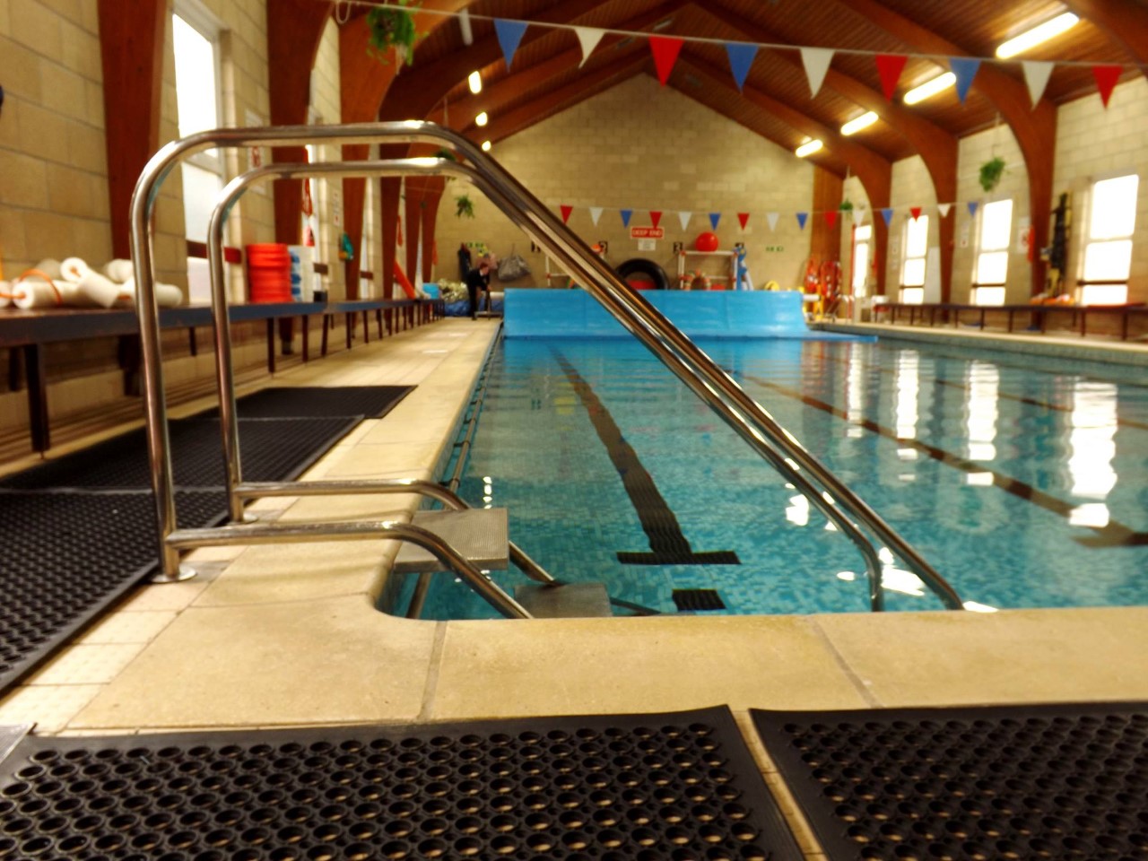 Ceredigion council tax rise to stay at 4.75% - extra money for swimming pools