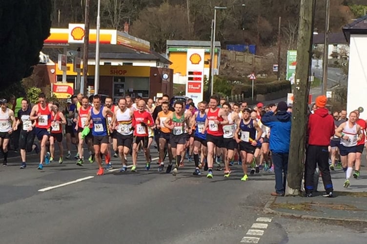 The start of a previous Teifi 10 road race