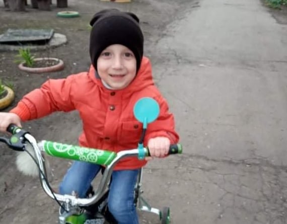  Six-year Lev plays back in Ukraine without a care in the world