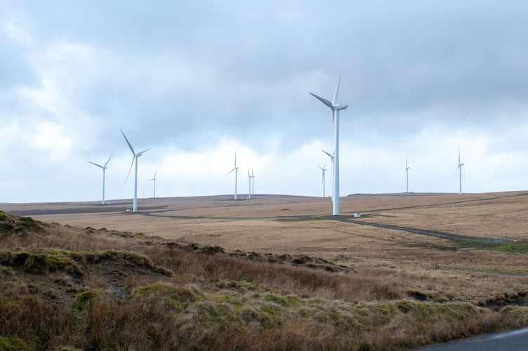 The removal of targets for land-based wind turbines has been criticised