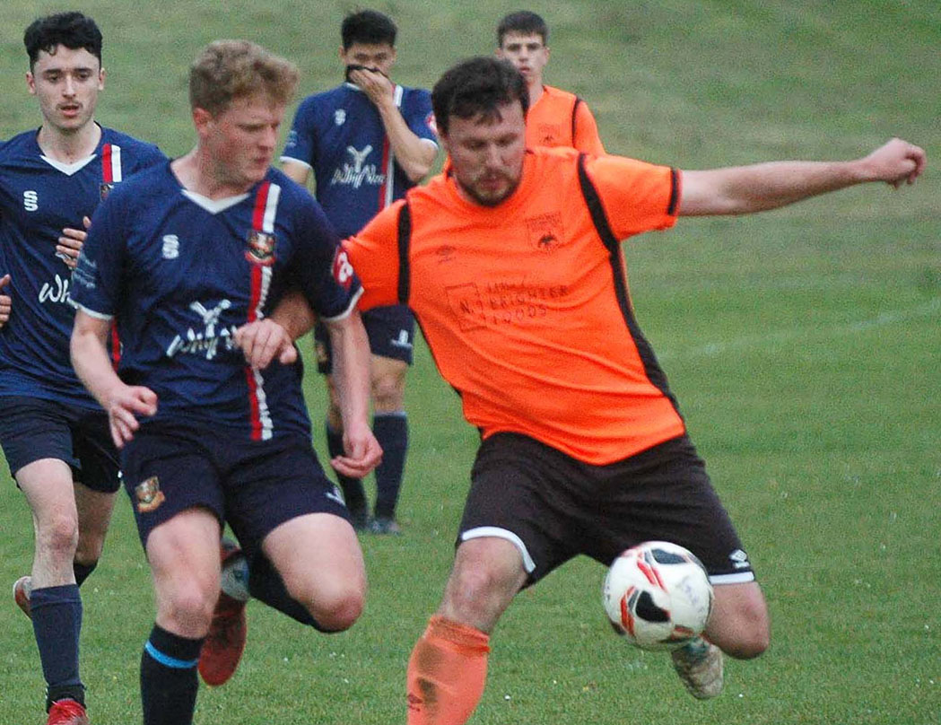 Tywyn triumphs 4-2 over Dyffryn Banw