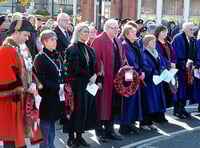 Town council to spend £1,000 on two new mayor hats