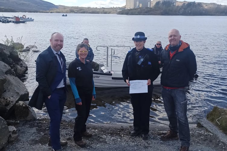 Dwyfor Meirionnydd MS, Mabon ap Gwynfor, Dr Kat Marshall, Natural Resources Wales, PCSO Delyth Edwards and Rhys Llywelyn, Prysor Angling Association chair