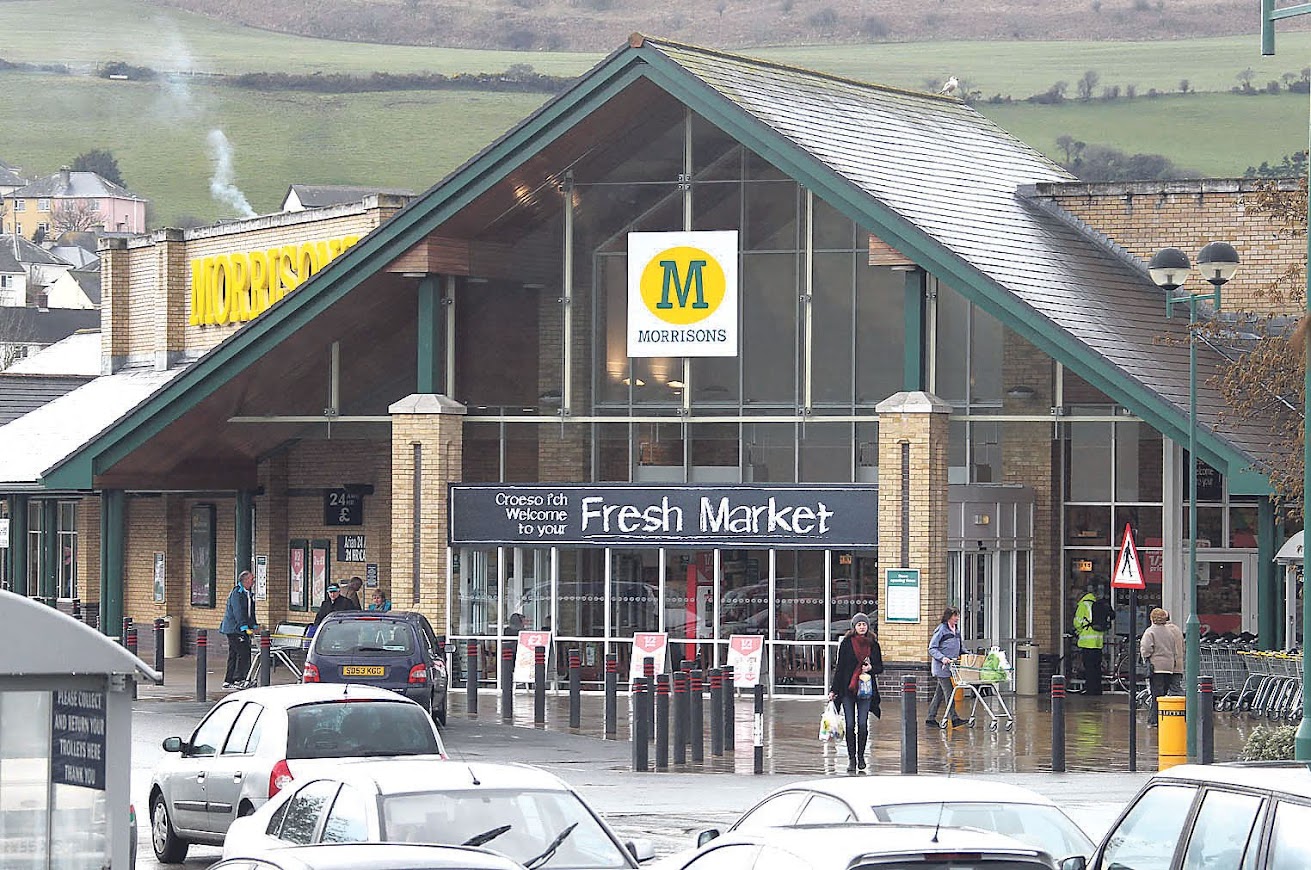 'Paint Aberystwyth yellow' for Marie Curie by volunteering this summer