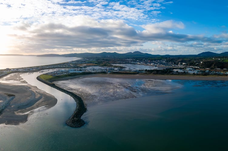 Sessions will be held about a project to more effectively manage the long-term flood risk to Pwllheli and beyond.        Photo: DronePics.wales