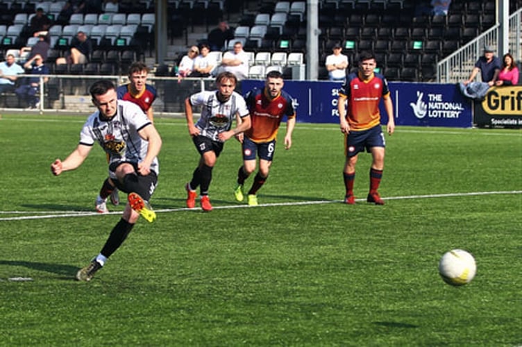 Niall Flint signs for Aberystwyth town 2022