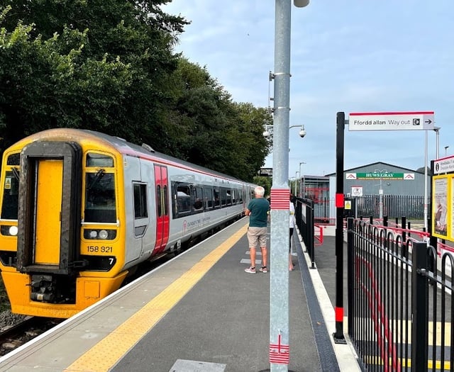 Mid Wales rail passengers 'fed up' with overcrowded trains