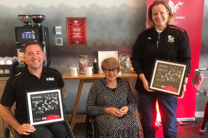 Baroness Tanni Grey-Thompson with Welsh Wheelchair Basketball coaches Mike Hayes and Caroline Matthews. Commonwealth Games 2022