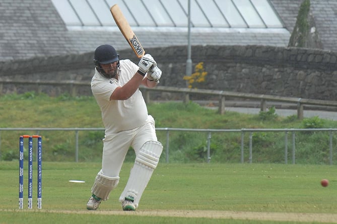 Jaco Oosthuizen in action for Dolgellau