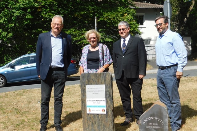 Twinned towns celebrate 25th anniversary