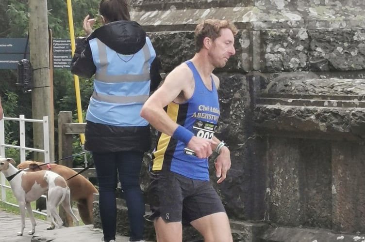 Owain Schiavone secured a personal best at the Lake Vyrnwy half marathon