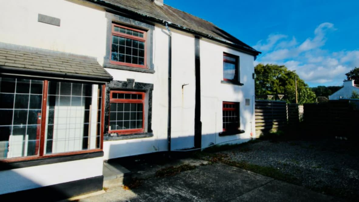 Lampeter cottage with unique features goes to auction for just £100,000