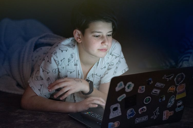 online safety child computer