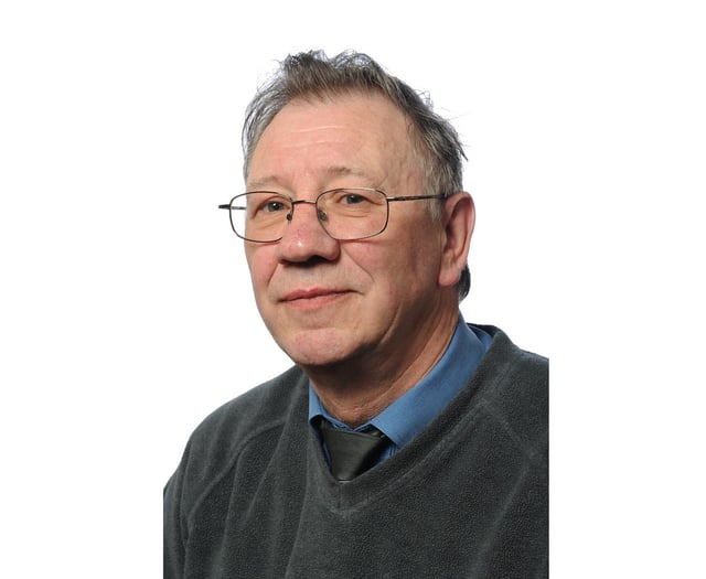 Gwynedd councillor defends eating during Foden meeting