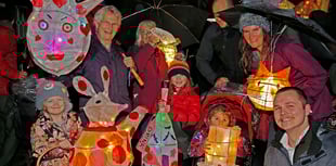 Mach calls on the community to light up its last lantern festival