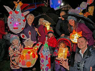 Mach calls on the community to light up its last lantern festival