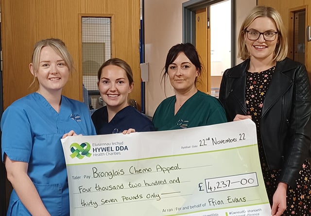 Step-mum’s bravery spurs Ffion to half-marathon finish line