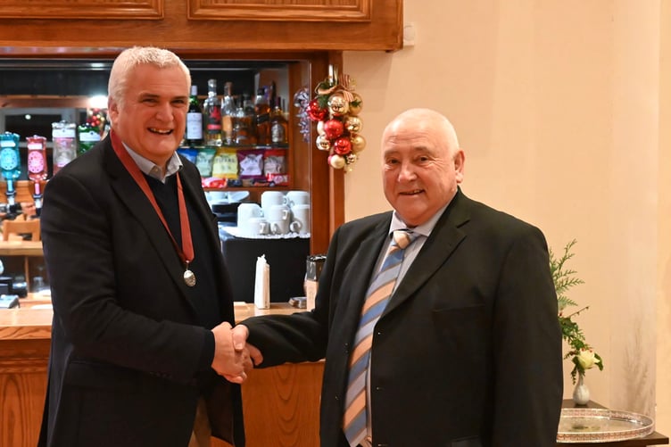 Arwyn Morris receiving his captaincy from Terry Davies
Aberystwyth Golf CLub December 2022