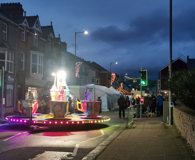 Spend more to fix Tywyn’s ‘poor’ Christmas lights