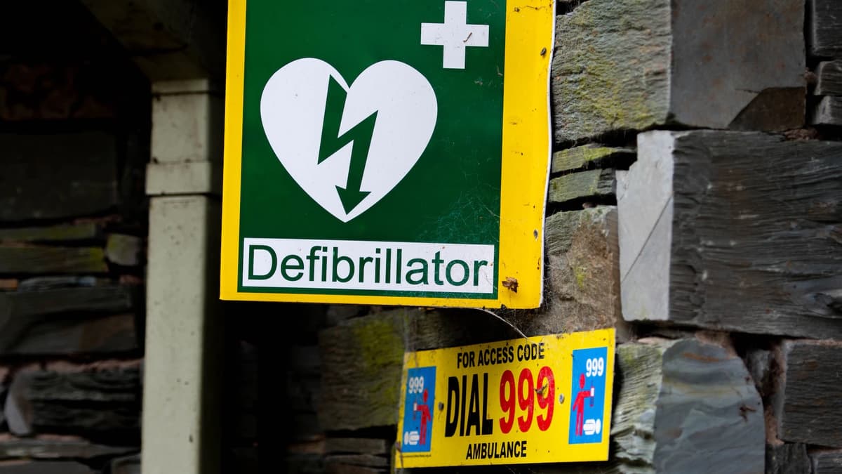 Free defibrillator training available for Llanddewi Brefi residents
