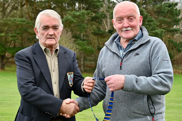 Aled Bebb handing the Presidency Medal over to the new President Barry Phipson Aber Golf Club 0123
