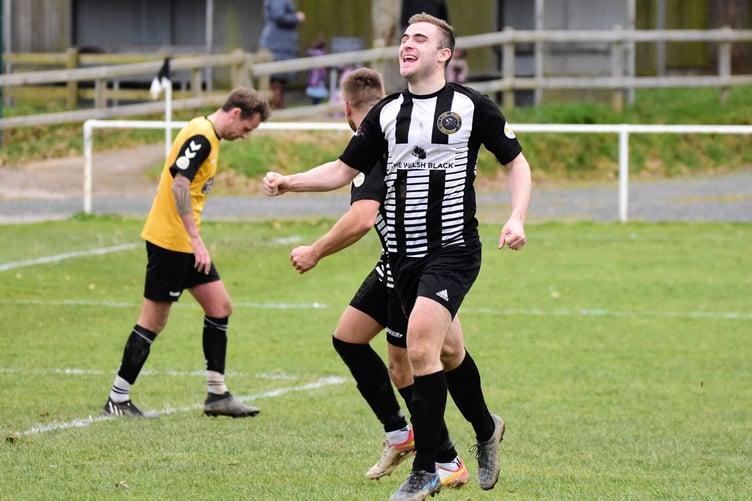 Bow Street 3 Builth Wells 2
Ardal North East
110223